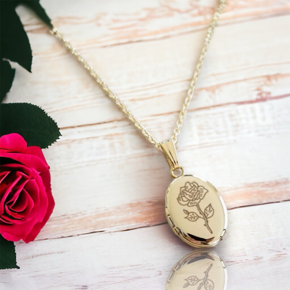 Locket pendant with rose design